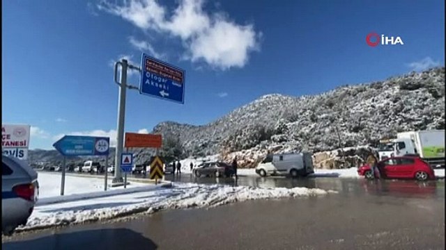 Antalya-Konya karayolu tüm araç trafiğine kapatıldı