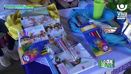 León: comunidad educativa recibe materiales escolares
