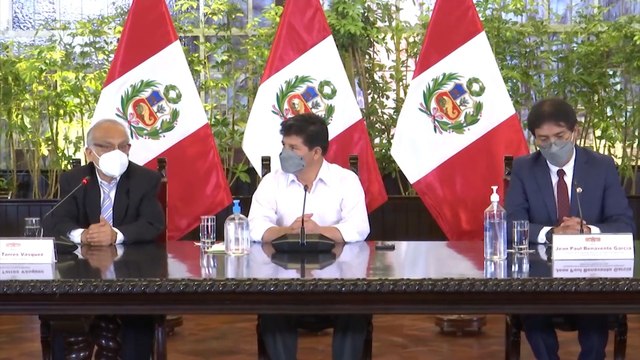 Pedro Castillo niega un gabinete en la sombra en Perú y cuestiona a opositores