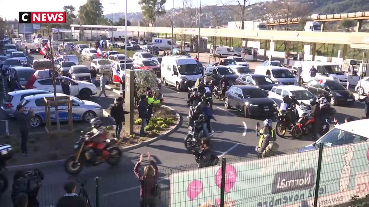 Les «convois de la liberté» en route vers Paris