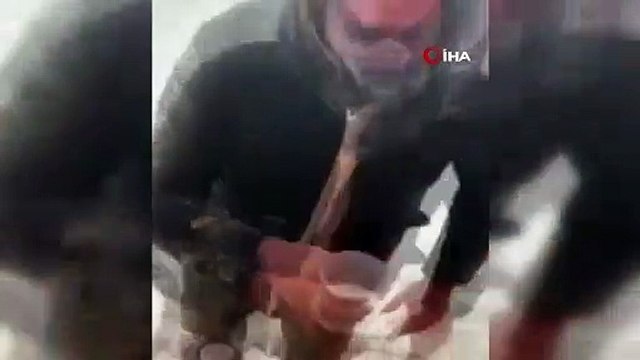 Dondurucu soğukta yürekleri ısıtan görüntü