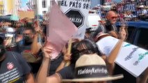 Porto Riko'da kamu çalışanları maaş zammı için sokağa indi
