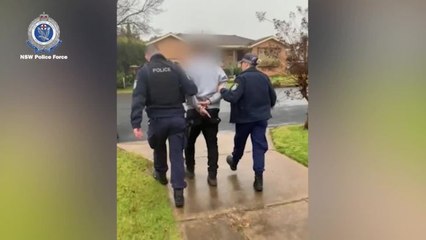 Police arrest man after Junee house search