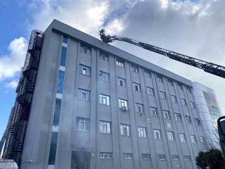 Avcılar'da iş yerinde korkutan yangın