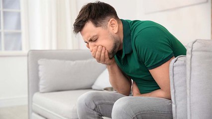 खट्टी उल्टी क्यों आती है? । खट्टी उल्टी आने का कारण । खट्टी उल्टी से छुटकारा पाने के उपाय । Boldsky