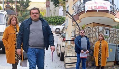 Çılgına dönen Hollandalı’dan komşularına pankartlı tepki