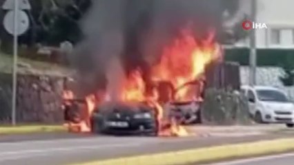 İlkokul önünde park halinde duran otomobil alev alev yandı