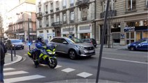Convoi dans Grenoble avant la réunion des ministres de la santé européens