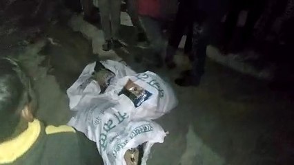 कार्यकर्ता की बेटी को पोषाहार के कट्टे चोरी करते मोहल्ले वासियों ने रंगे हाथों पकड़ा