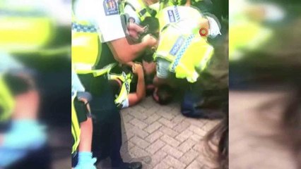 Yeni Zelanda'da aşı ve maske karşıtı 120 protestocuya gözaltı