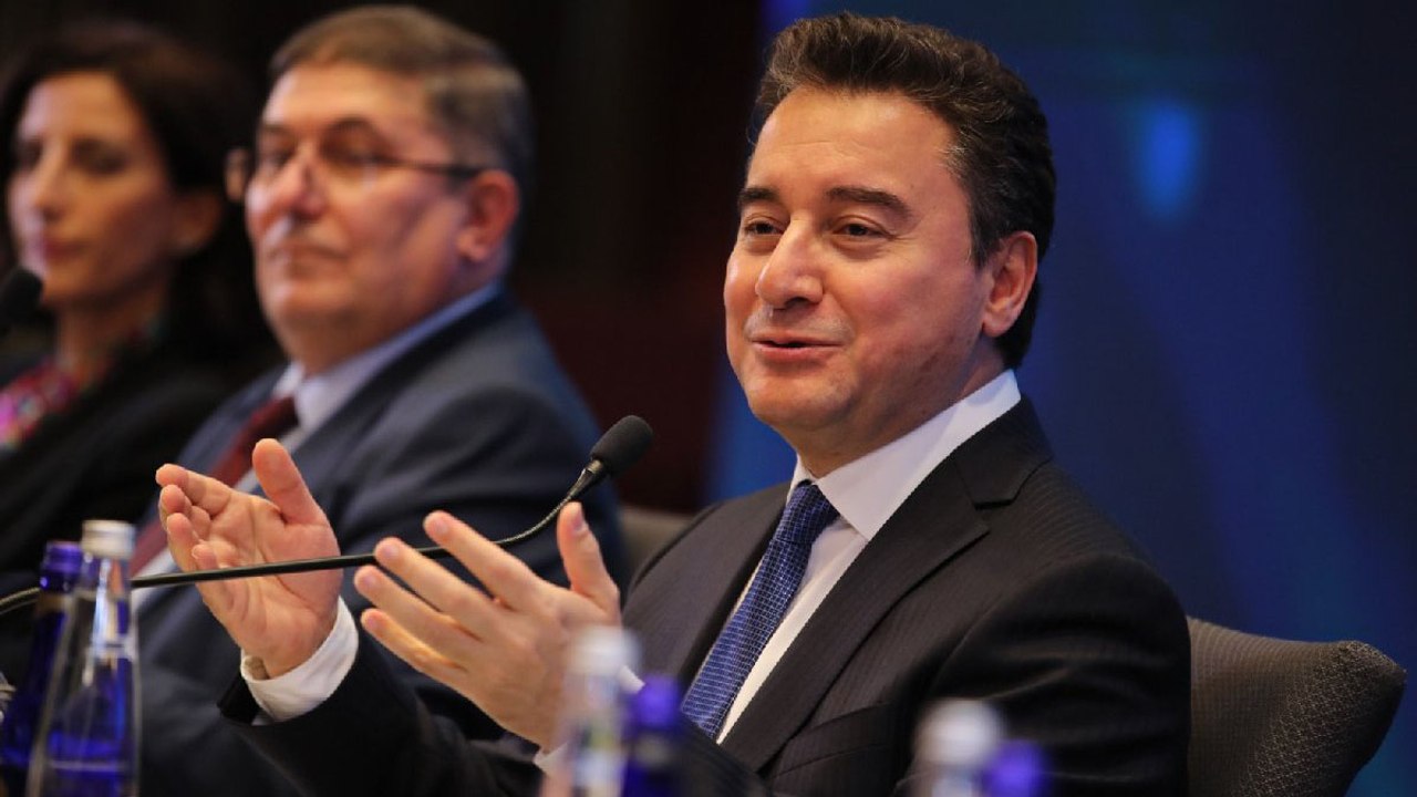 Babacan, partisinin ekonomi planını açıkladı
