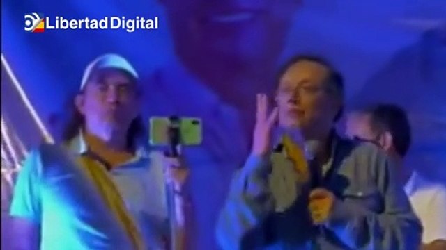 Gustavo Petro, candidato de la extrema izquierda colombiana, completamente borracho en un mitin
