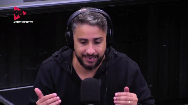 98 Esportes | O Cruzeiro está forçando demais o jogo pelos lados e não está centralizando esse jogo como precisa , destaca Leandro Cabido