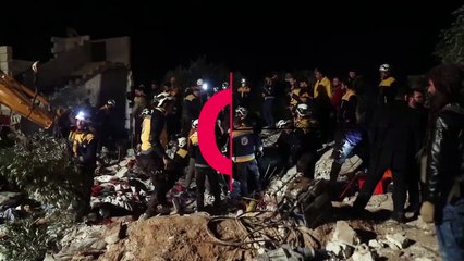 [No Comment] avec des secouristes syriens, dans les décombres d'un immeuble