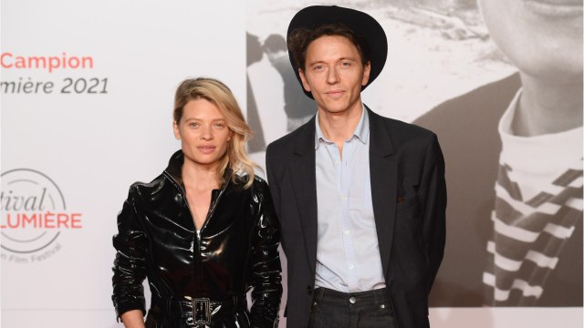 FEMME ACTUELLE - On a grandi ensemble : les rares confidences de Mélanie Thierry sur ses 20 ans d'amour avec Raphaël