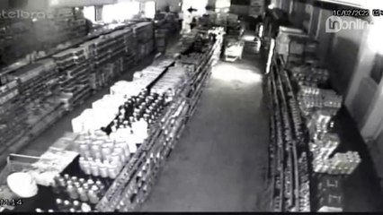 VÍDEO: supermercado de Apucarana é alvo de criminosos
