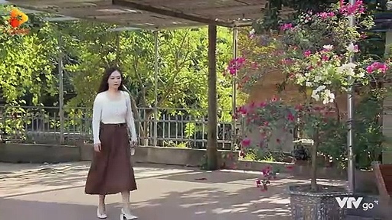 Phố trong làng - Tập 51 - Giữ bí mật thân thế, Ngọc ngăn cản Đông nói chuyện riêng với Tiến