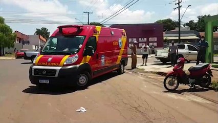 Policial militar fica ferido após colisão envolvendo moto e caminhão