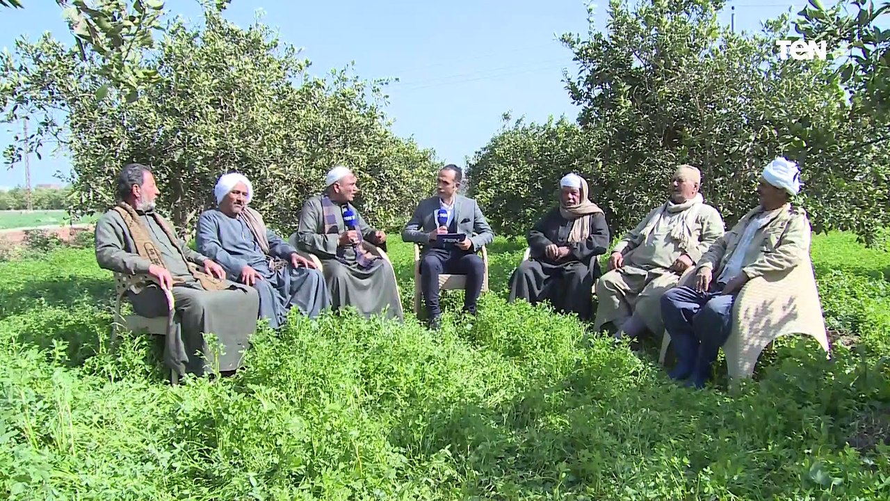 لقاء مع عدد من المزارعين وحديث حول جهود الدولة للارتقاء بمستوى الزراعة والفلاح
