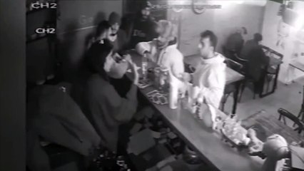 Oyuncu Bahadır Ünlü işlettiği kafede müşteriye bıçakla saldırdı