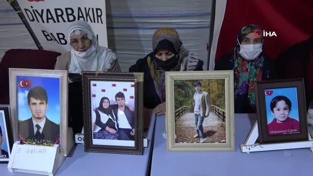 Son dakika haber | Evlat nöbetindeki aileler, dağda tek bir evlat kalmayana kadar mücadelelerinde kararlı