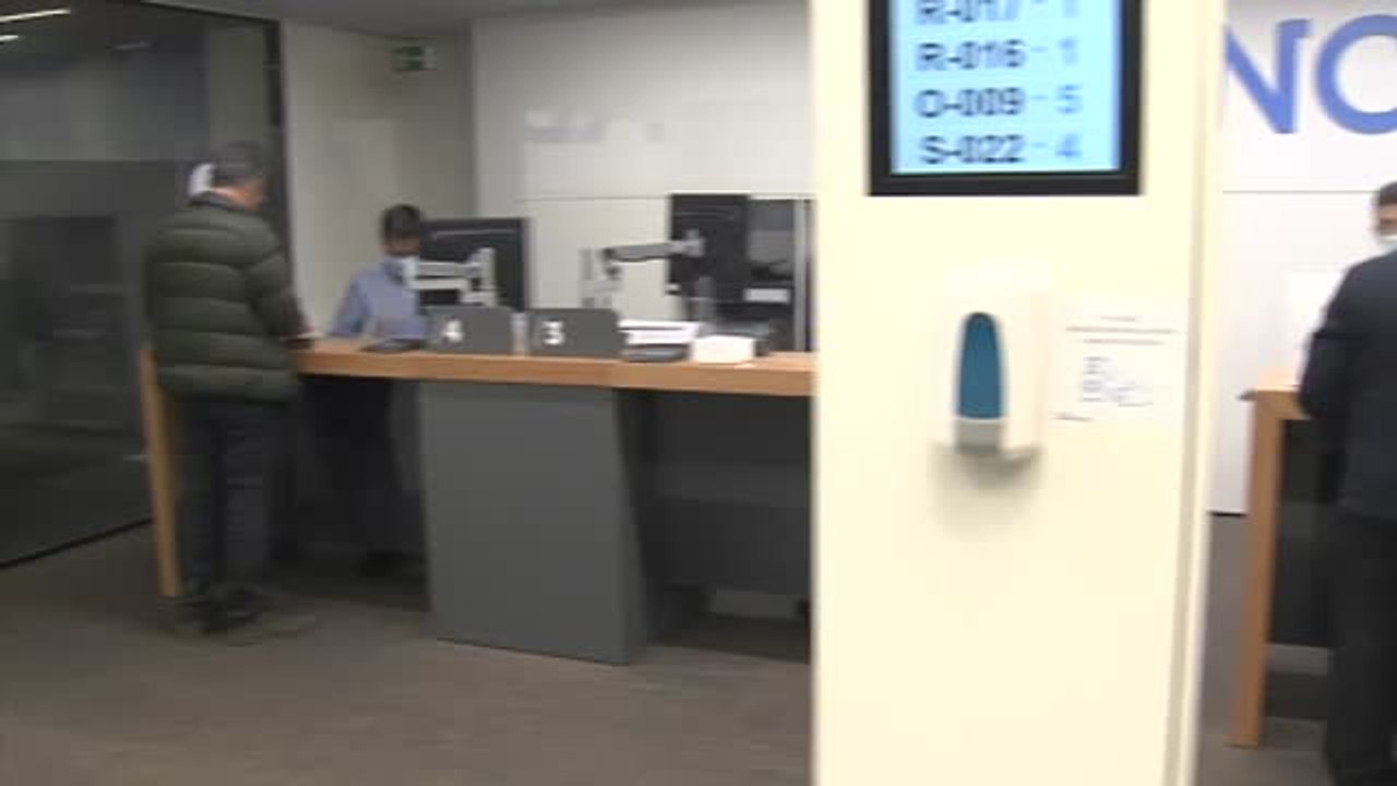 Abanca amplía el horario de atención presencial a los mayores