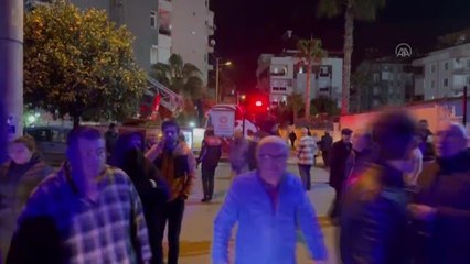 Konyaaltı'nda bir apartmanda yangın çıktı