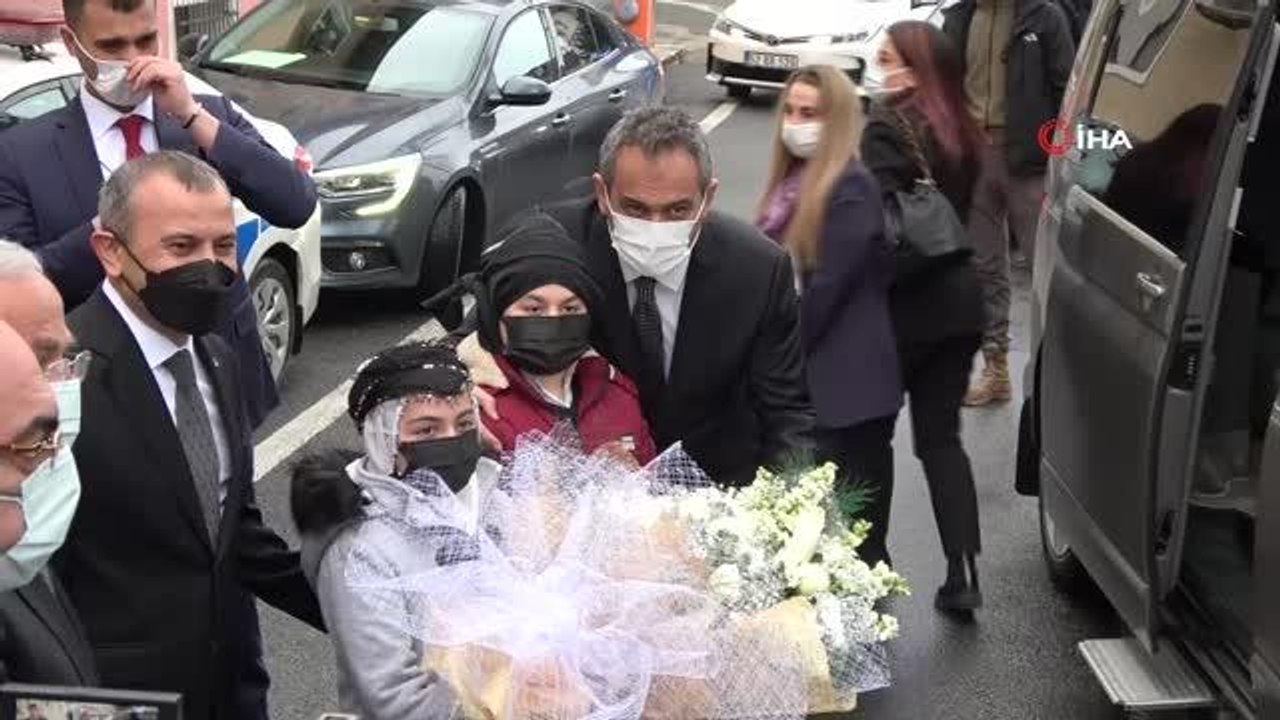 Bakan Özer'den yüz yüze eğitim açıklaması: "İnşallah bu dönemi de yüz yüze eğitime kararlılıkla uyarak nihayetlendireceğiz"