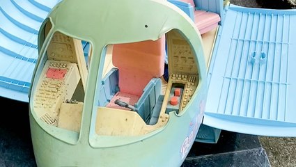 How a vintage 1999 Barbie airplane is restored