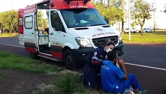 Socorristas do Samu foram acionados para atender homem após briga em bar