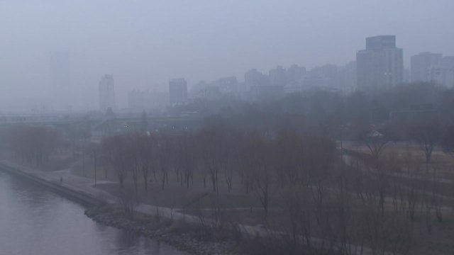 [날씨] 추위 대신 서쪽 초미세먼지↑...짙은 안개, 대기 건조 / YTN