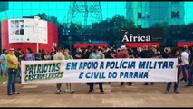 Familiares de policiais militares protestam em Cascavel