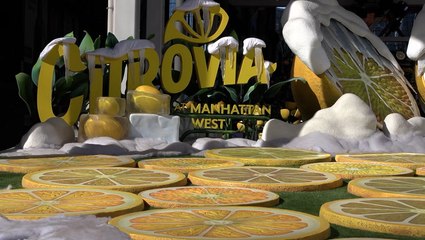 A scaffolding redesign brings bright, colorful attraction to heart of NYC