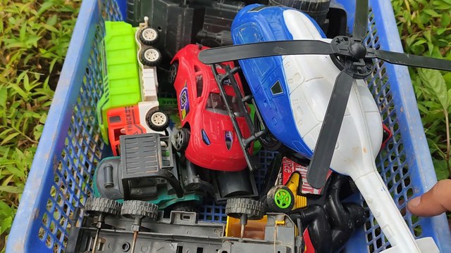 Mencari Mainan Mobil Mobilan, Mobil Buldozer, Mobil Truk Pasir, Excavator, Kereta Api, Truk Tangki