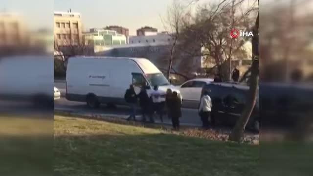 Taksici ile yabancı uyruklu yolcu arasında çıkan kavga boks maçlarını aratmadı
