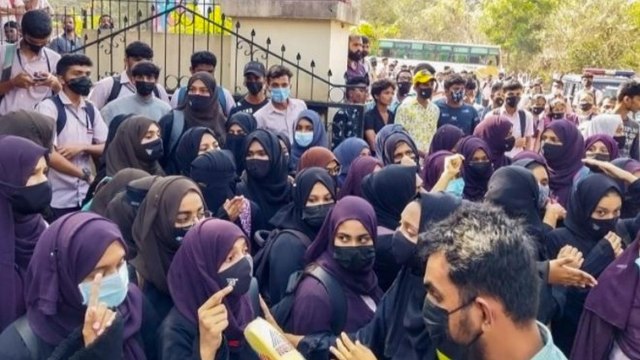 Hijab Row: Mega pro-hijab protest in many city