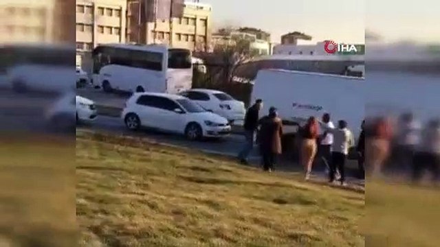 Taksici ile yolcunun kavgası boks maçlarını aratmadı