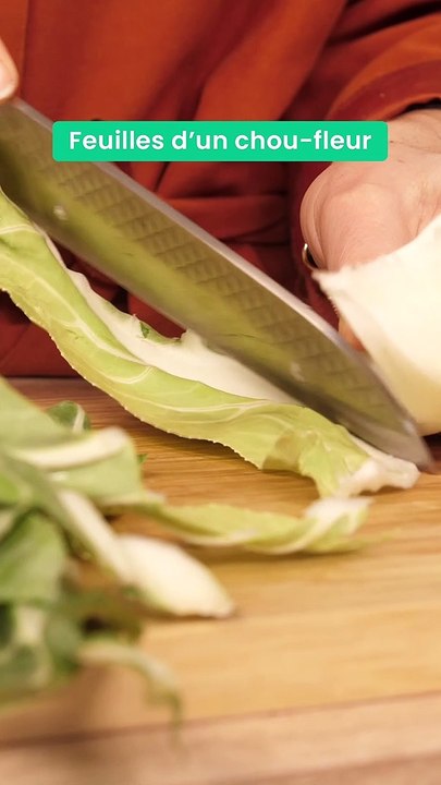 Nouilles sautées aux feuilles de chou-fleur