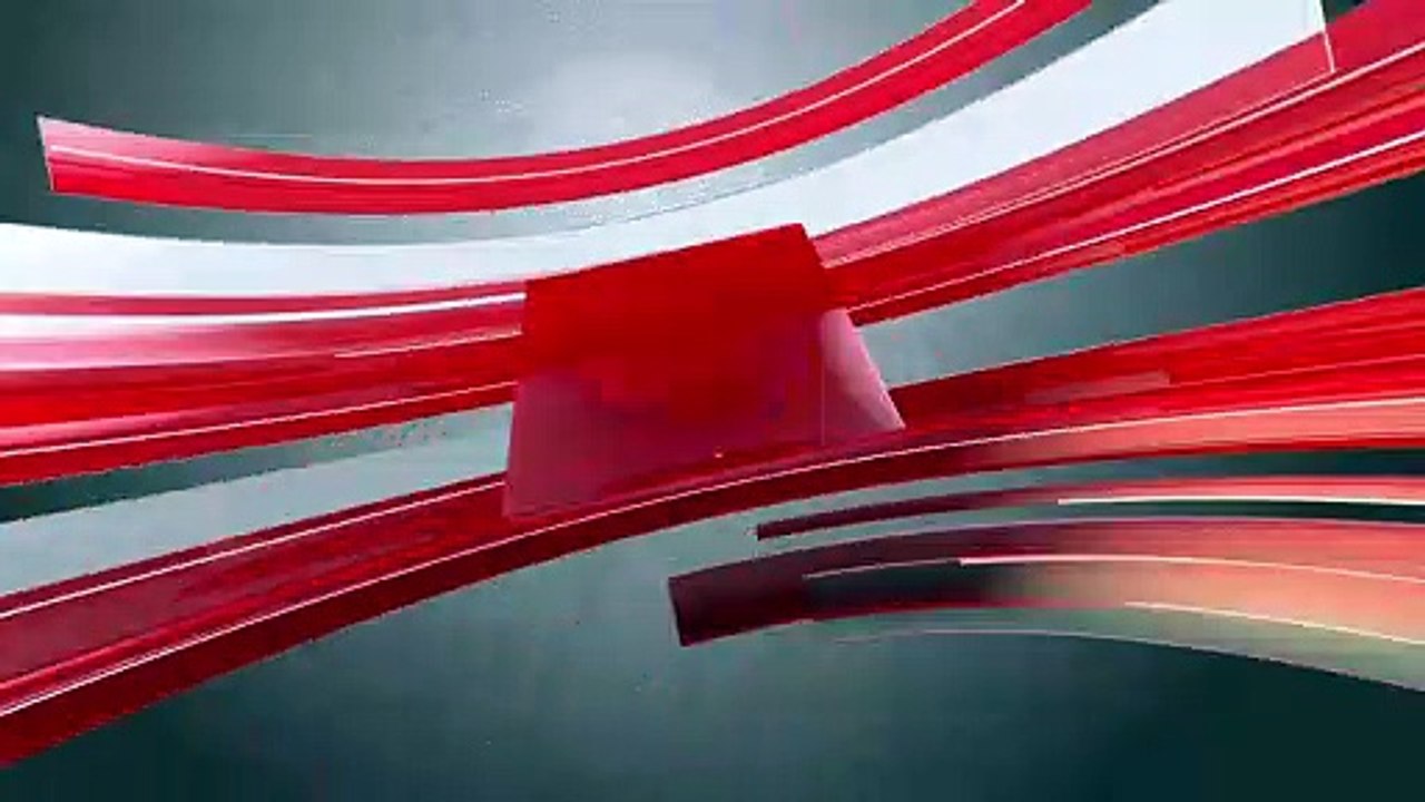 Rusya'da Bir Sürücü, Aracının Arkasındaki Yaşlı Kadını Fark Etmeyerek Çarpmasının Ardından Yerde Yatan Kadının Defalarca Üzerinden Geçti