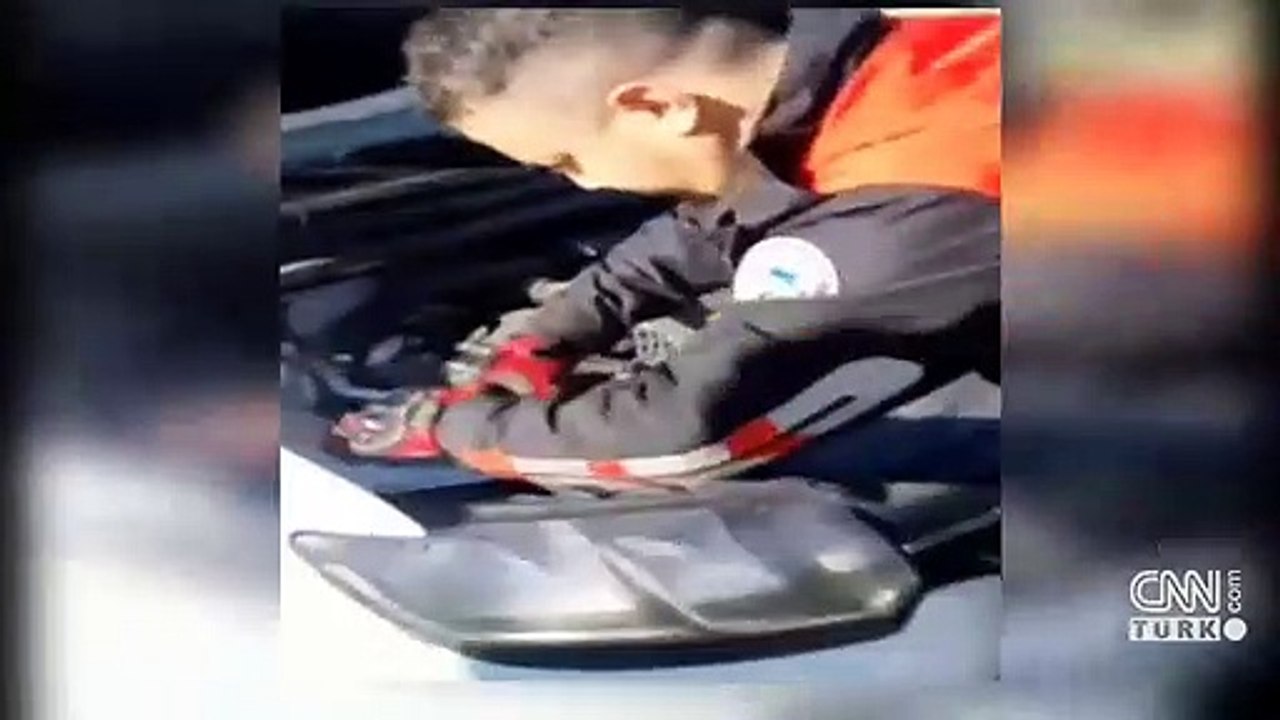 Aracın vites bölümünden "silah" çıktı