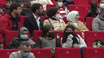 DİYARBAKIR - "Sen Vatan Ben Gurbet" oyunu Diyarbakırlılar ile buluştu