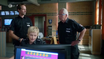 Video herunterladen: Notruf Hafenkante (400) Staffel 16 Folge 22 - Nackt im Netz