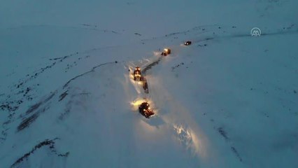 Ekipler kesintisiz ulaşım için gece gündüz görev başında