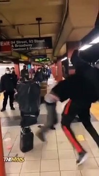 Deux hommes se battent dans le métro new-yorkais mais ça se termine bien