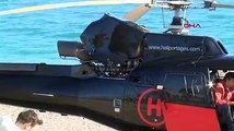 Antalya'da motor arızası yapan helikopter sahile acil iniş yaptı