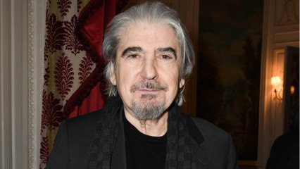 GALA VIDEO - Accident de voiture et AVC : Serge Lama a perdu les 2 amours de sa vie
