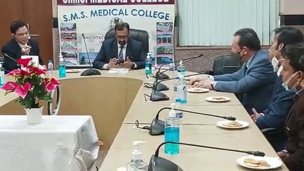 जयपुर आए उज्बेस्कितान के डॉक्टर, वीडियो देखें क्या हुआ