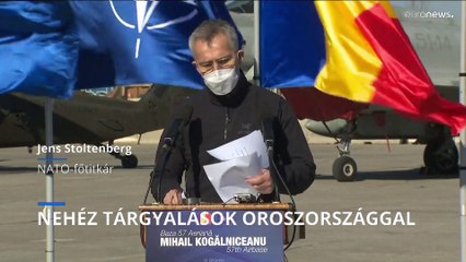 Egyszerre folytat diplomáciai és védelmi tevékenységet a Nyugat Putyin meggyőzésére