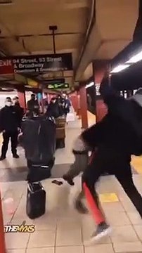 Deux hommes se battent dans le métro new-yorkais mais ça finit bien
