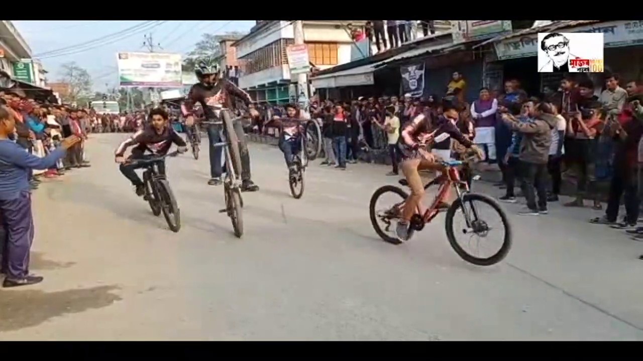 Insane riders stunt show at Charghat, চারঘাটে ইনসেন রাইডারসের স্টান্ট শো